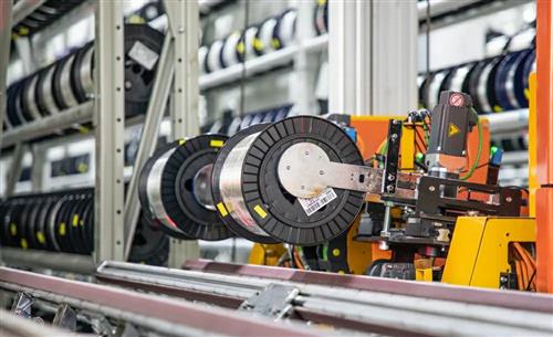 科技日?qǐng)?bào) 改造升級(jí),中天智能工廠 爆發(fā)小宇宙 中天科技集團(tuán)今天以下文章來(lái)源于科技